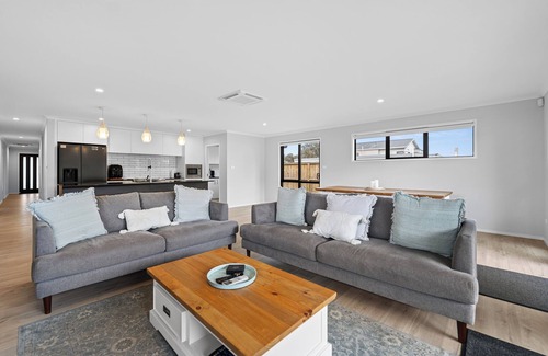 Richmond Downs House | Fab Family Getaway - Waihi Beach Holiday Home