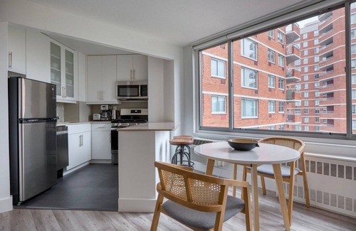 Peter Cooper Village Apartment | Fab Kips Bay 1BR w/Doorman & W/D, nr Hospitals, by Blueground