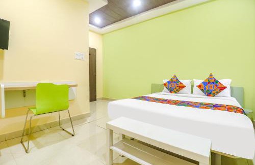 Jubilee Hills Hotel | FabExpress Airport Stay Inn - Nr Hyderabad International Airport, Shamshabad