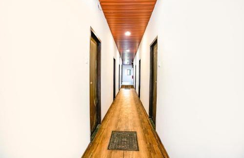 Aarey Colony Hotel | FabExpress Green View - Powai Lake