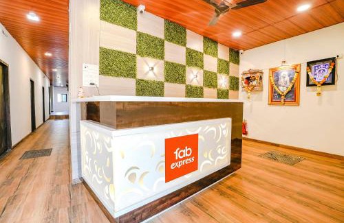 Aarey Colony Hotel | FabExpress Green View - Powai Lake