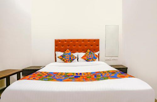 Aarey Colony Hotel | FabExpress Green View - Powai Lake