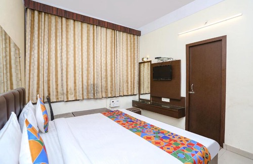 Kanpur Hotel | FabExpress Kanha Classic