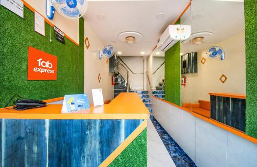 Santacruz Hotel | FabExpress Orange Suites - Nr Mumbai International Airport