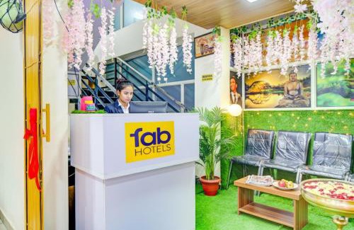 Jayanagar Hotel | FabExpress Rithun Residency - Jayanagar Anjaneyaswamy Temple