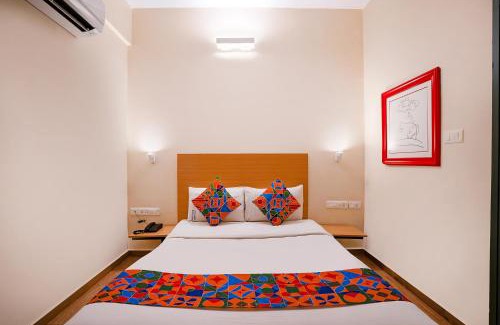 Bengaluru Hotel | FabExpress Royal Sterling - Nr Manyata Tech Park