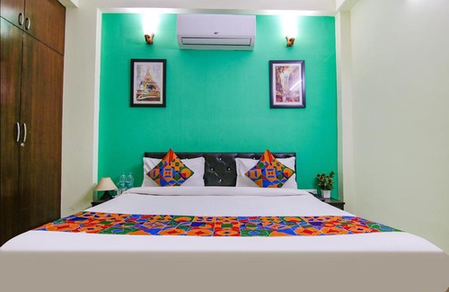 Sector 70 Hotel | FabExpress Rumaisa Residency