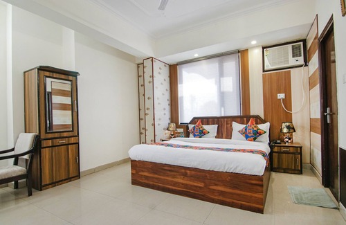 Shivalik Nagar Hotel | FabExpress Vistara Grand