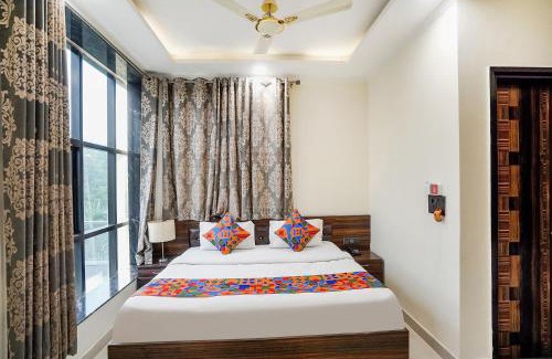 Sector 70 Hotel | FabHotel 17 Suites - Kailash hospital