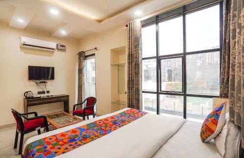 Sector 70 Hotel | FabHotel 17 Suites - Kailash hospital
