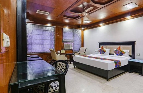 South Extension Hotel | Fabhotel Blue Moon Home Stay