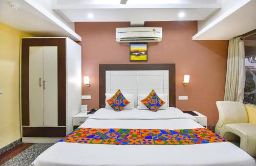 Sector 35 Hotel | FabHotel Comfort 35