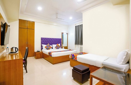 Santacruz West Hotel | Fabhotel Cruz Royale