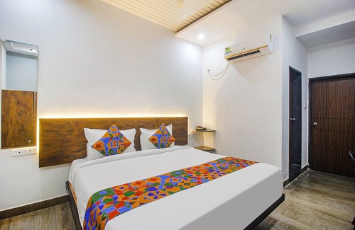 Manikonda Hotel | FabHotel Dark Inn Hyderabad