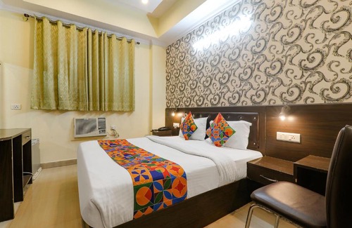 Gomti Nagar Hotel | FabHotel Divine