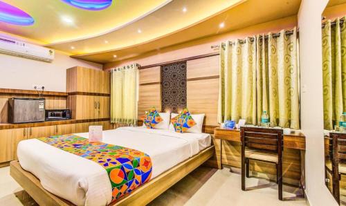 Koramangala Hotel | FabHotel Emara Boutique - Near Koramangala