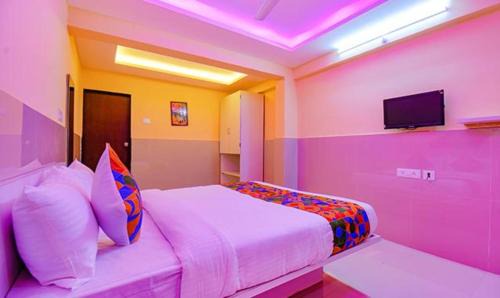 Phase 1 Hotel | FabHotel Empire Executive - Nr HINJEWADI PHASE 1