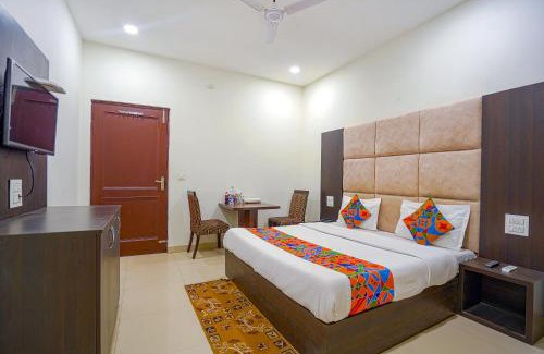 Jalandhar Hotel | FabHotel Grand Inn