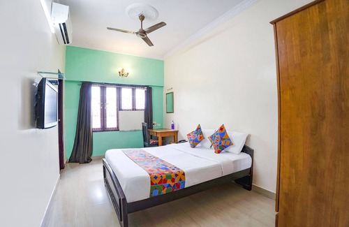 Parthasarathy Puram Hotel | Fabhotel Home Tree Service Apartment T Nagar