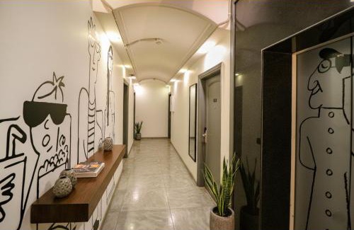 Chittaranjan Hotel | FabHotel Lord Inn