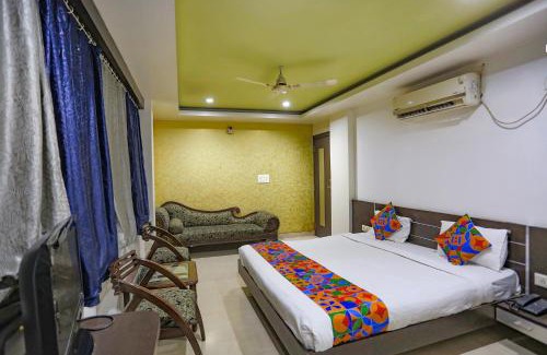 Bhopal Hotel | FabHotel Midland