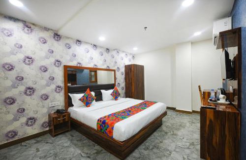 Delhi Hotel | FabHotel Mona Continental - Nr Laxmi Nagar IT Hub