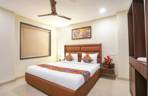 Delhi Hotel | FabHotel Nirvana Residency