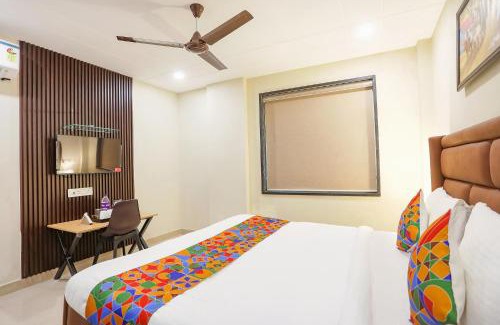 Delhi Hotel | FabHotel Nirvana Residency