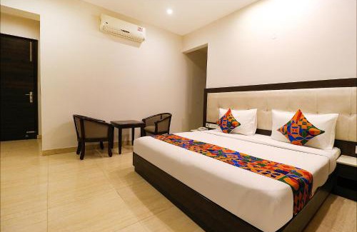 Sushant Lok Hotel | FabHotel Oyster Villa