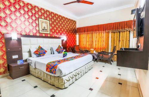 Mayapur Hotel | FabHotel Pramila Inn