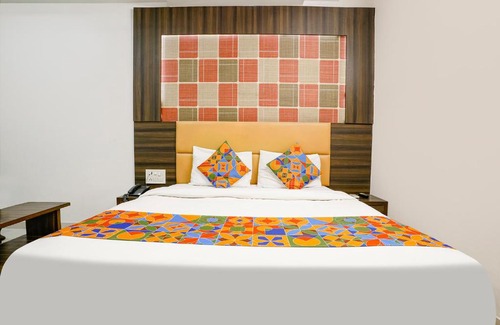Ahmedabad Hotel | FabHotel Ratna Palace