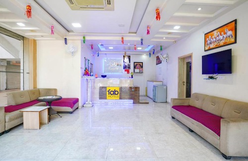 Pimpri - Chinchwad Hotel | FabHotel Regent Inn - Nr SkyWalk Bridge