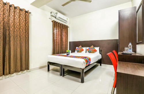 Bengaluru Hotel | FabHotel RMS Comforts - Nr Yeshwantpur Railway Station