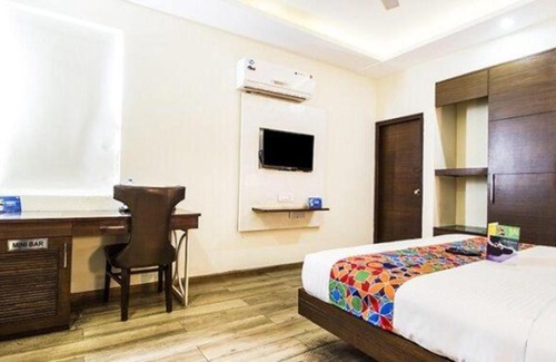 Zirakpur Hotel | FabHotel Royal Plaza