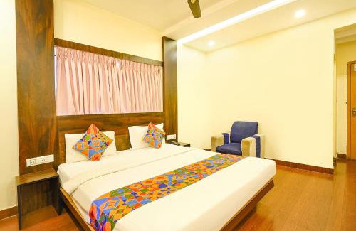 Domlur Hotel | FabHotel Royal Wood Premier -Nr Domlur