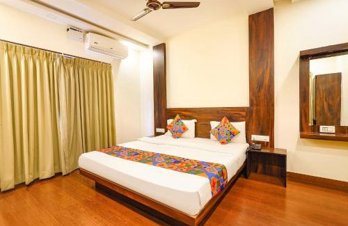Domlur Hotel | FabHotel Royal Wood Premier -Nr Domlur