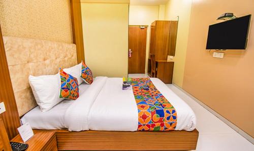 Sakinaka Hotel | FabHotel Seven Hills - Nr Mumbai International Airport