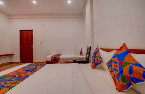 Krishnarajapura Hotel | FabHotel Sri Udupi Park