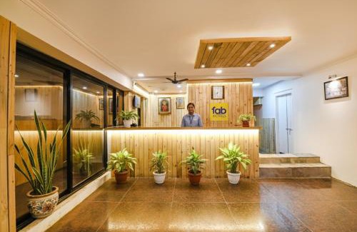 Kalighat Hotel | FabHotel The Golden Orchid