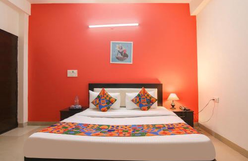 Gurugram Hotel | FabHotel The Lavish Villa
