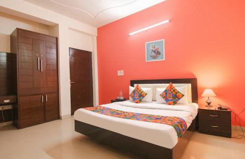 Gurugram Hotel | FabHotel The Lavish Villa
