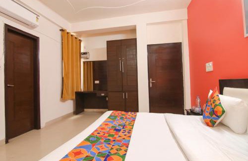 Gurugram Hotel | FabHotel The Lavish Villa