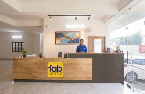 Kakarmatha Hotel | FabHotel Varanasi Suites