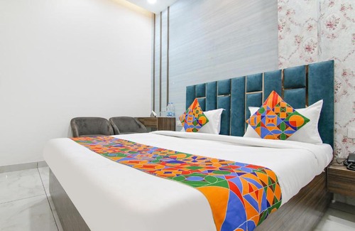 Ludhiana Hotel | FabHotel Yellow Leaf