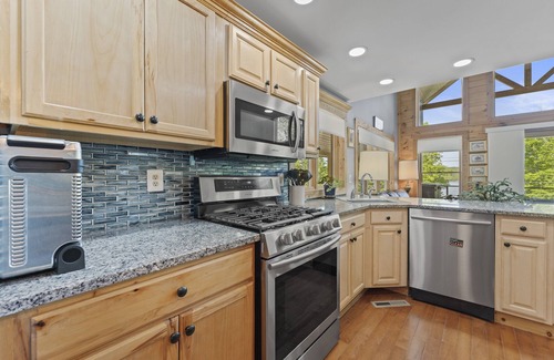 Day Ski Chalet | Fabulous 2-BR-2 Full Bath Chalet on the Marvelous Great Sacandaga Edinburg, NY