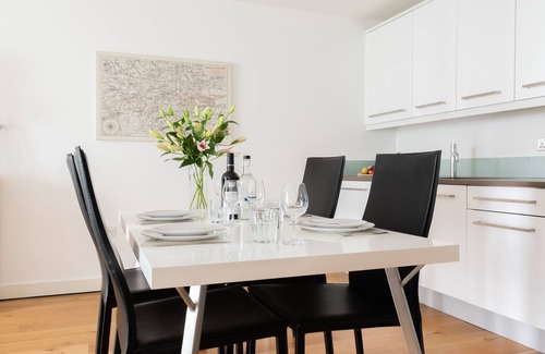 Warwick Apartment | Fabulous 3 Bed 2 Bath Westminster near Victoria Station, central London
