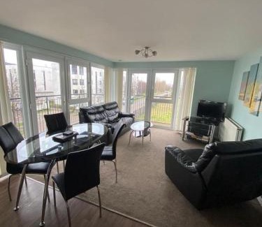 West Pilton Apartment | Fabulous 3 Bedroom Flat