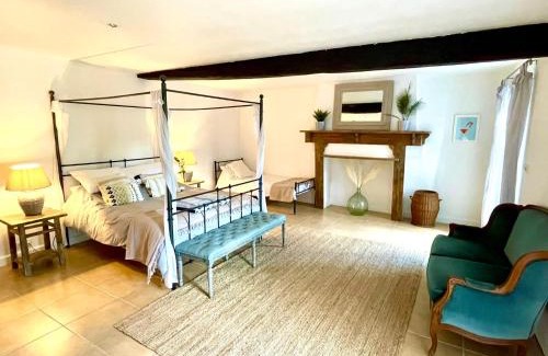 Eymet House | Fabulous 9-Bed House in Eymet