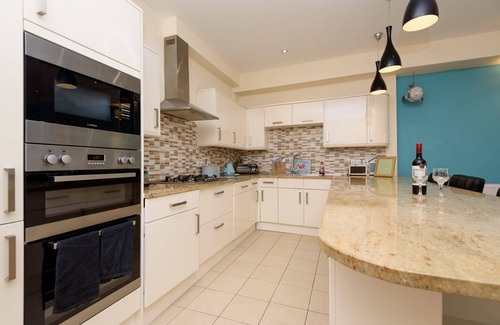 Looe House | Fabulous apartment for 8 in the heart of East Looe