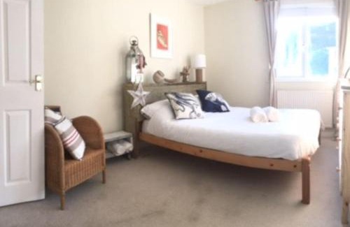 Mawgan Porth Apartment | Fabulous Beach Pad Just 20 Paces From The Sea